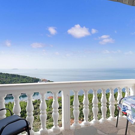 1 Bedroom Stunning Apartment In Primošten Dış mekan fotoğraf